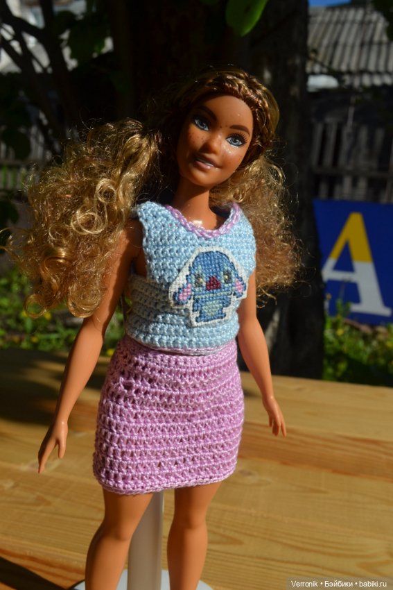 Юбочка и топ с вышивкой для Барби (фото 2)