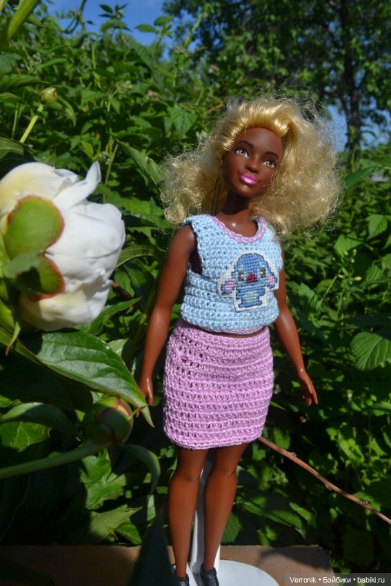 Юбочка и топ с вышивкой для Барби (фото 6)