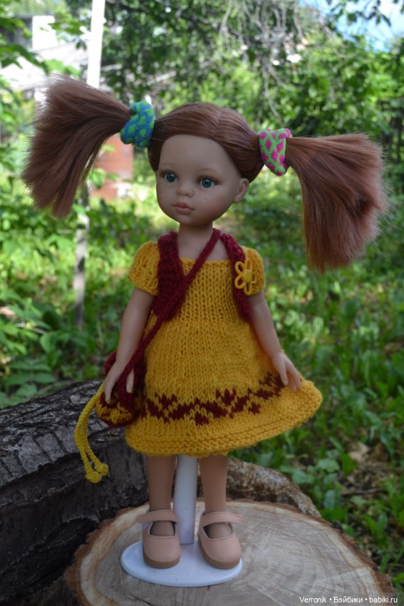 Платье, жилет, сумка для куклы Paola Reina "Аришка "