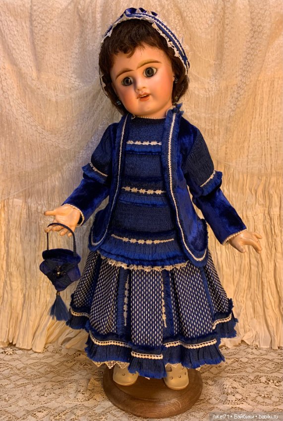Комплект одежды для антикварной куклы