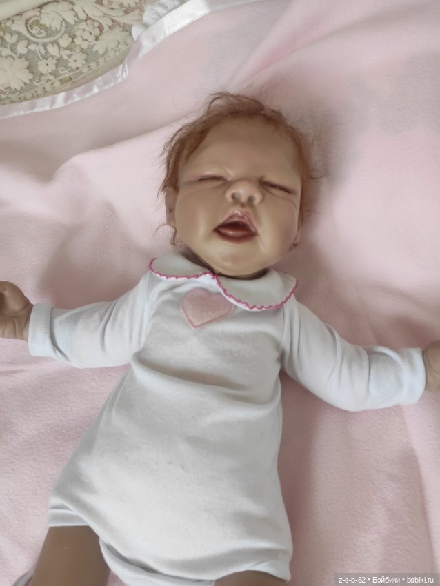 Интерактивная сплюшка Эштон Дрейк