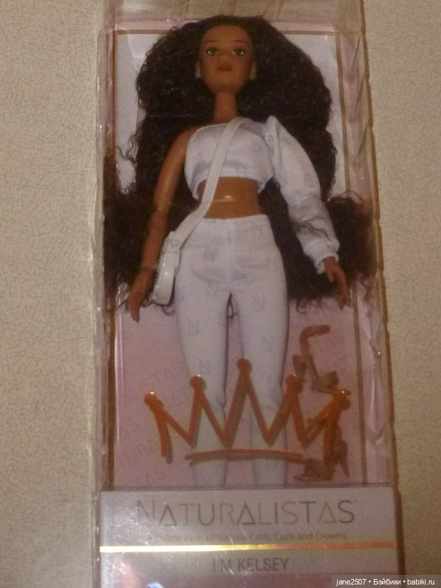 Naturalistas Doll Kelsey NRFB - размер Barbie