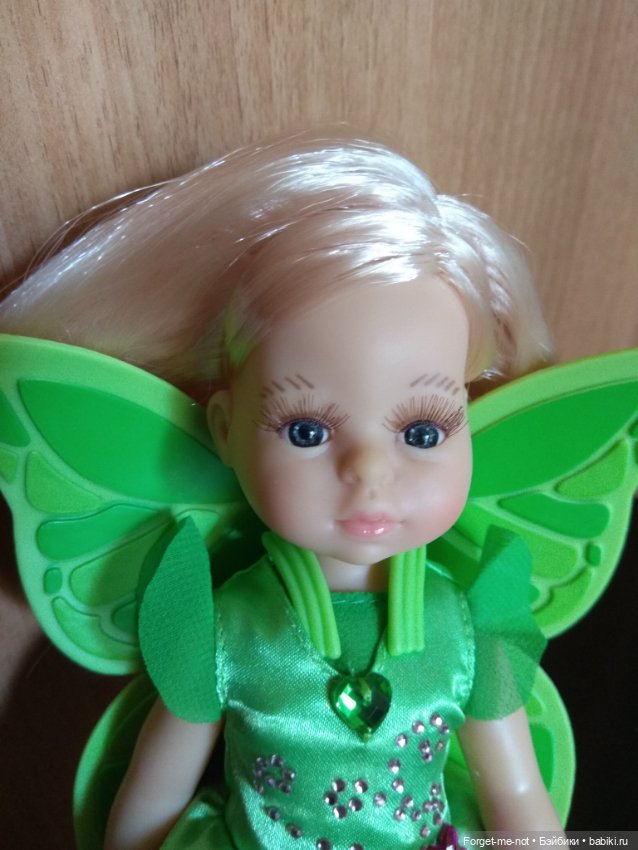 Елена от Paola Reina в аутфите