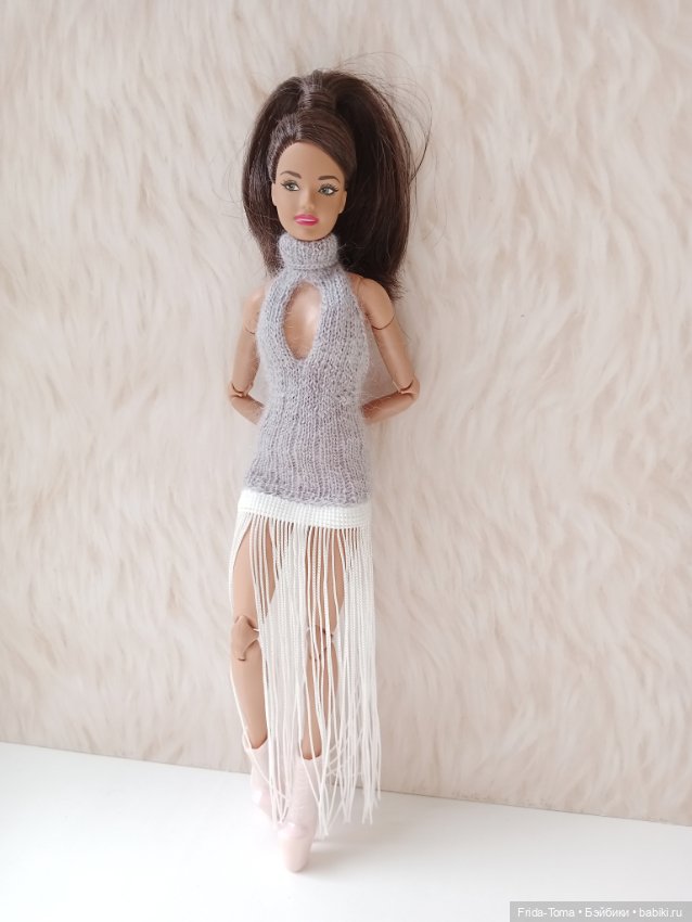Одежда на барби поппи топ серый мохер браслет серьги