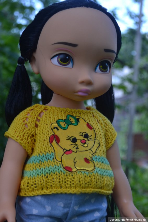 Пуловер с аппликацией. для куклы Дисней