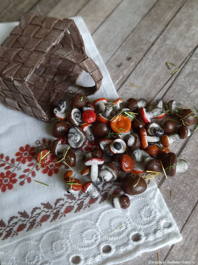 Корзина с грибами — Миниатюра для кукол