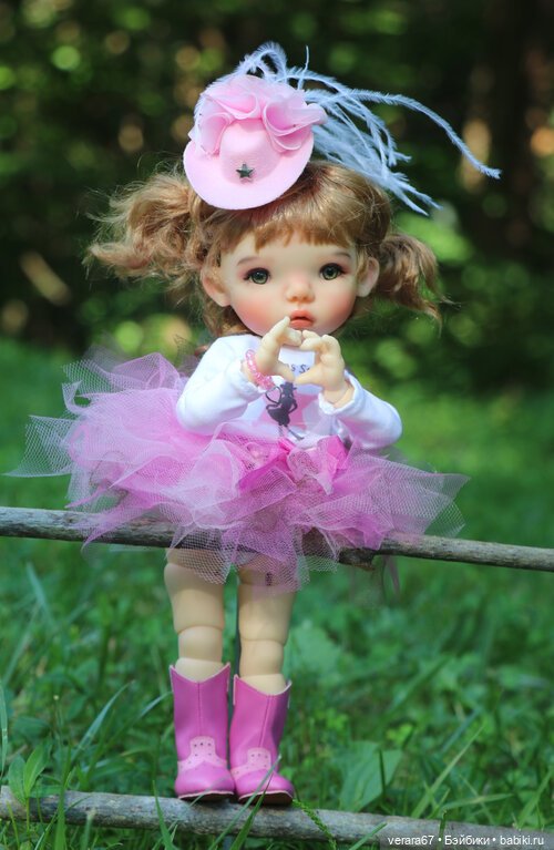 Meadowdolls Twinkle Sissi в цвете шоколад с веснушками с авторским мейком (фото 3)