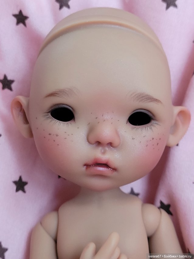 Meadowdolls Twinkle Sissi в цвете шоколад с веснушками с авторским мейком (фото 4)