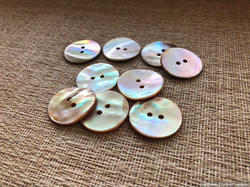 Перламутровые пуговицы — Одежда для кукол (фото 2)