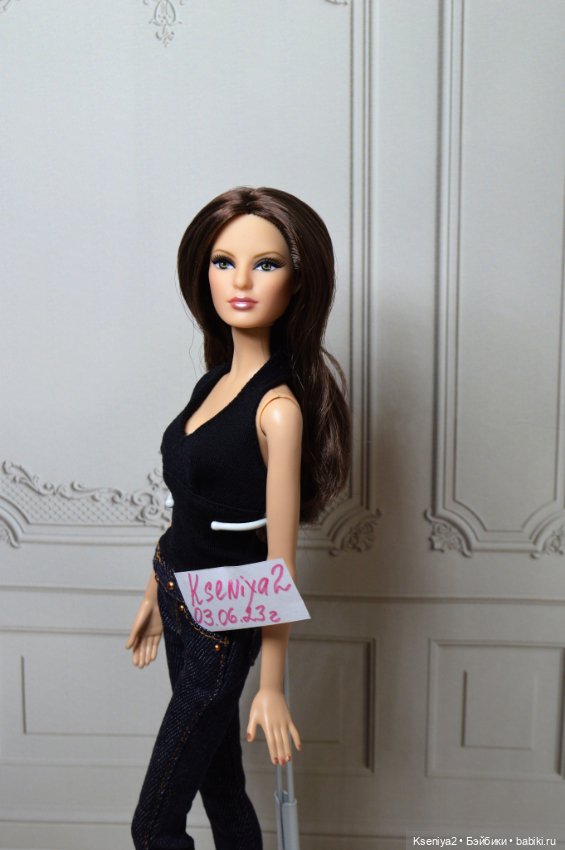 Коллекционная Барби из Джинсовой серии (фото 4)