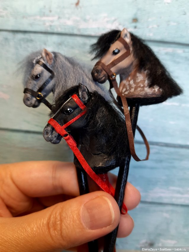 Лошадки-скакалочки на палочке (фото 8)