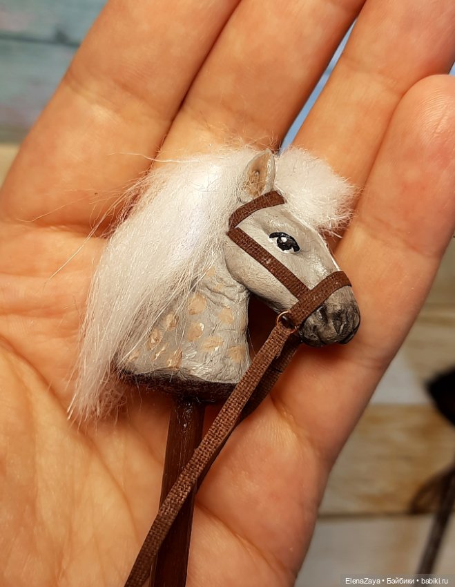 Лошадки-скакалочки на палочке