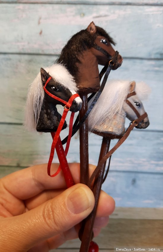 Лошадки-скакалочки на палочке (фото 10)