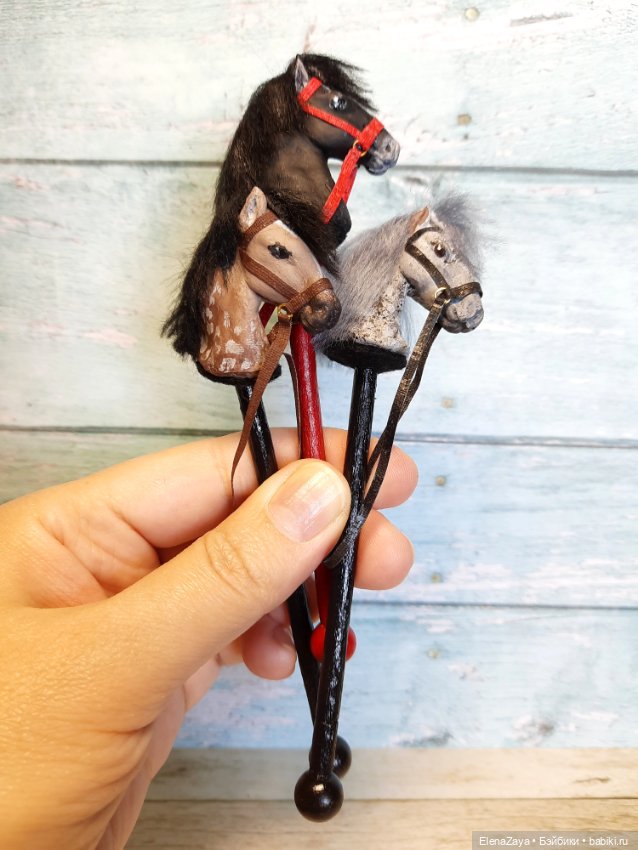 Лошадки-скакалочки на палочке (фото 9)