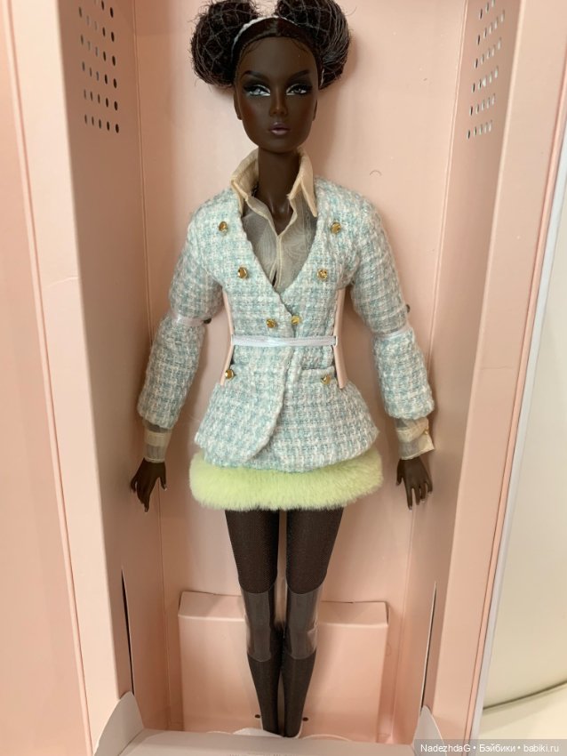 1Classic Lilith Blair Doll 2021 integritytoys