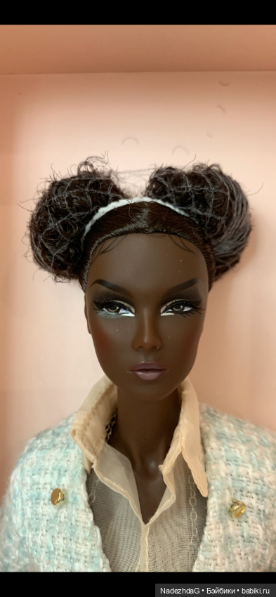 1Classic Lilith Blair Doll 2021 integritytoys