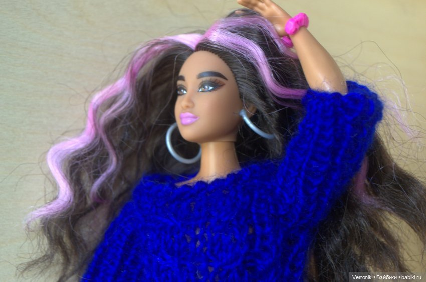 Пуловер для Барби "Королевский синий" (фото 3)