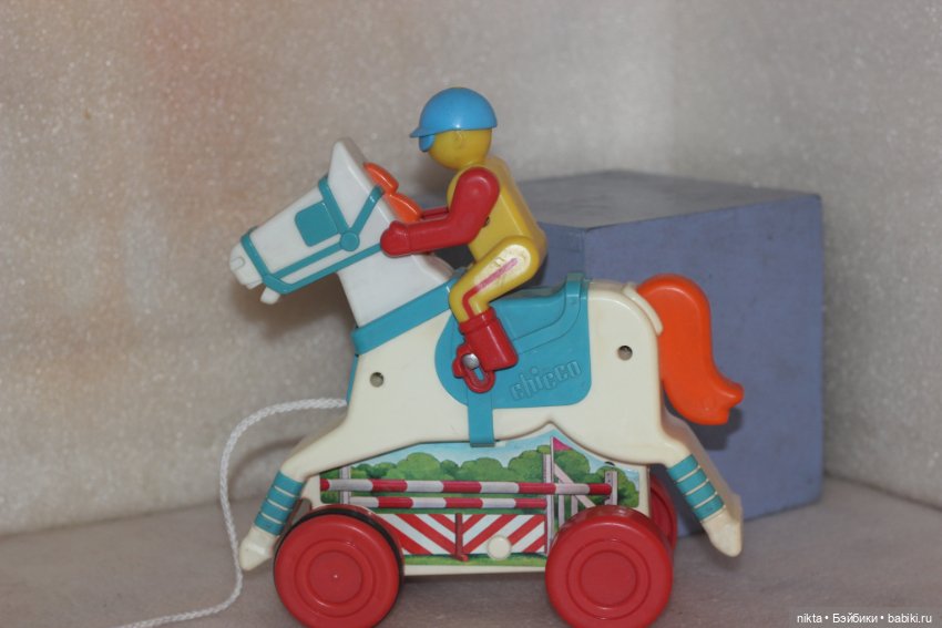 Редкая винтажная игрушка-каталка * Жоккей на лошади * Chicco (фото 2)