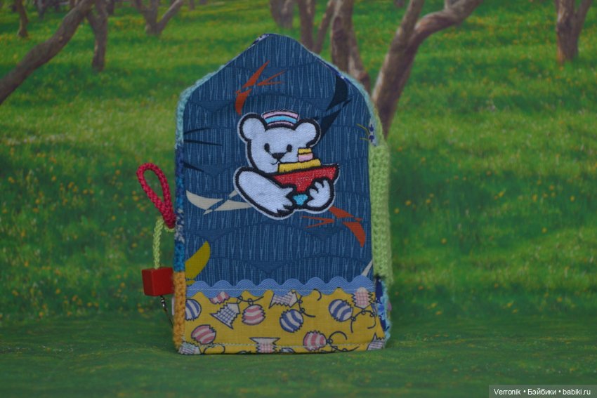 Вязаная развивающая книжка "Анечка и ее домик" (фото 3)