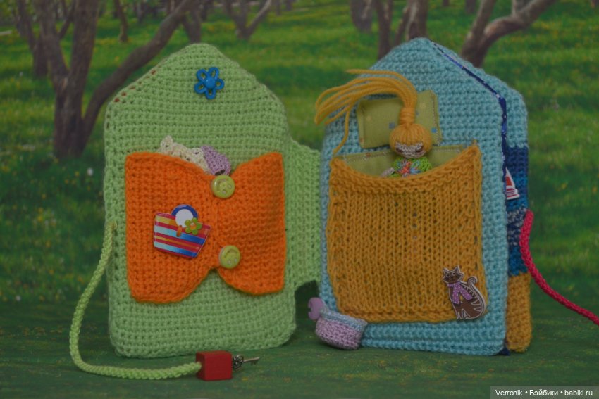 Вязаная развивающая книжка "Анечка и ее домик" (фото 4)