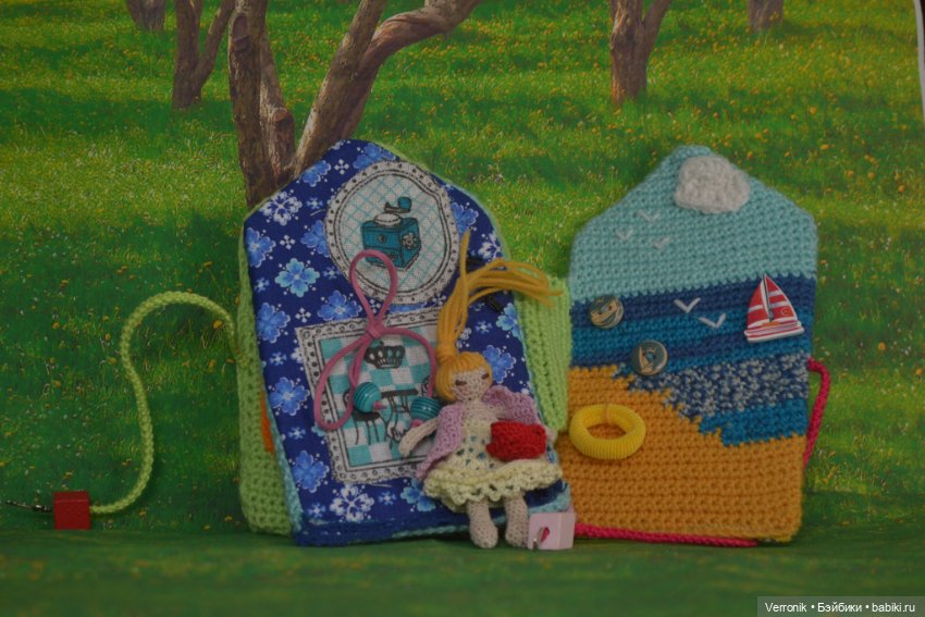 Вязаная развивающая книжка "Анечка и ее домик" (фото 7)