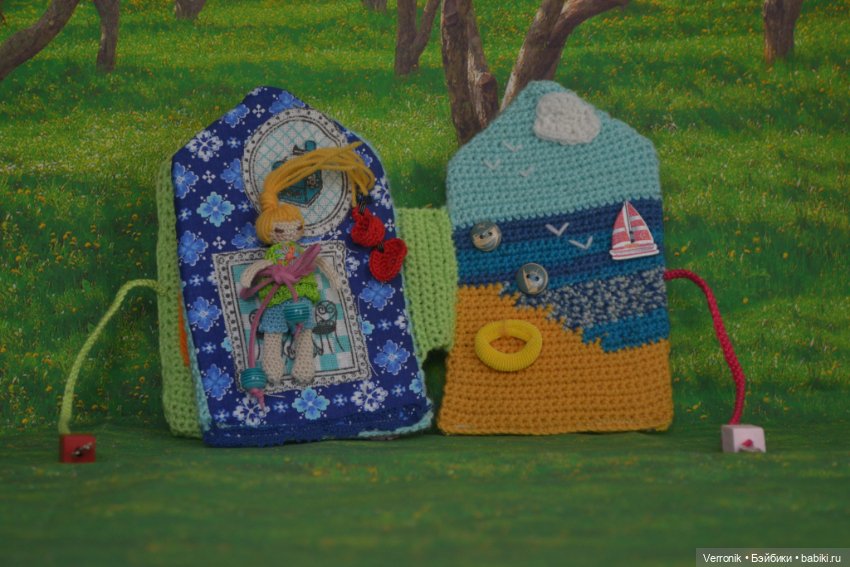 Вязаная развивающая книжка "Анечка и ее домик" (фото 6)