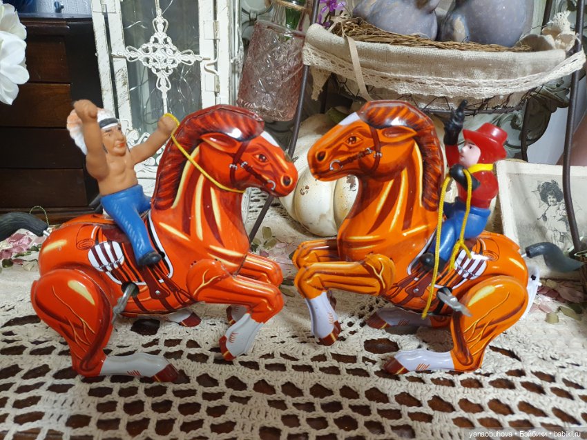Винтажная заводная игрушка ковбой с родной коробкой. Корея (фото 4)