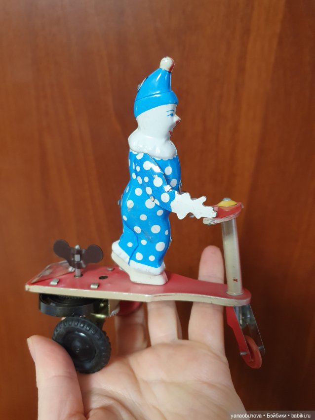 Винтажный заводной клоун на самокате. Репро (фото 3)