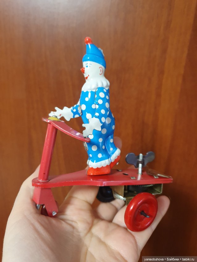 Винтажный заводной клоун на самокате. Репро (фото 4)