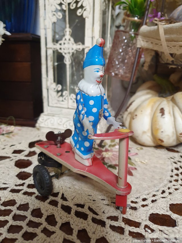 Винтажный заводной клоун на самокате. Репро (фото 9)