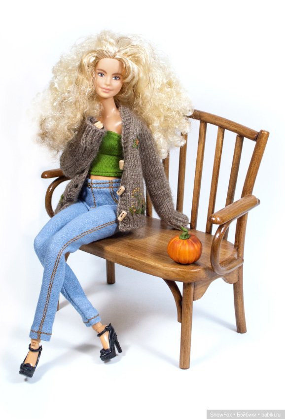 Деревянный диван 1:6 "Барбарис" (Barbie, Momoko, integrity toys) (фото 4)