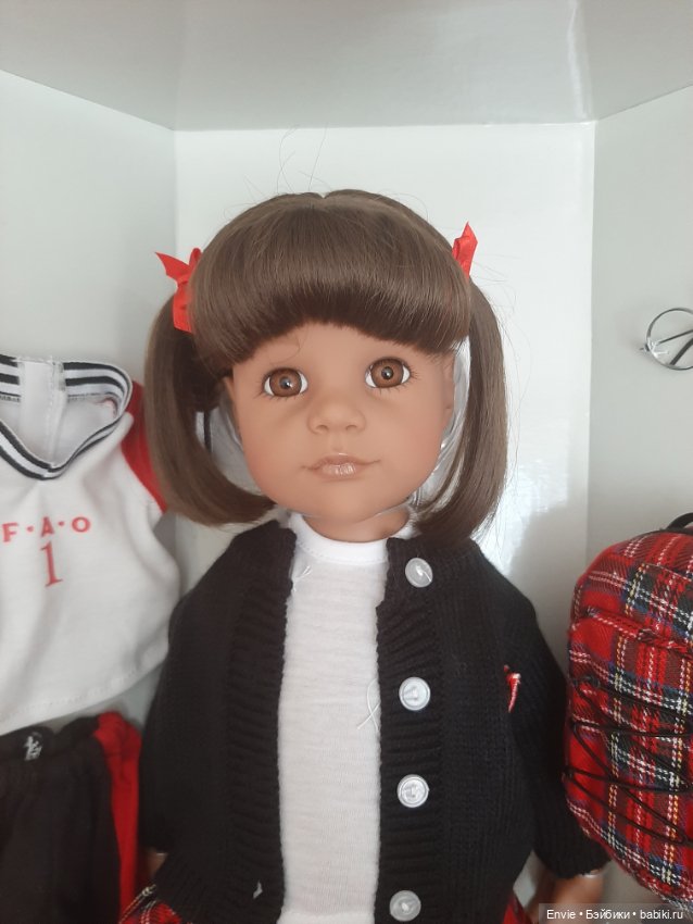 Клаудия Gotz спецвыпуск для FAO Schwarz