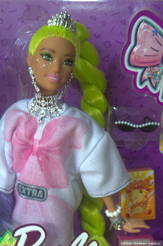 Кукла Barbie Экстра с зелеными неоновыми волосами HDJ44 (фото 2)