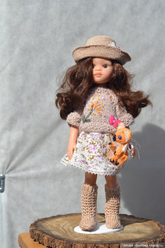 Свитер, шляпа и сапожки для куклы Паола Рейна. Возможна продажа с игрушкой- коалой