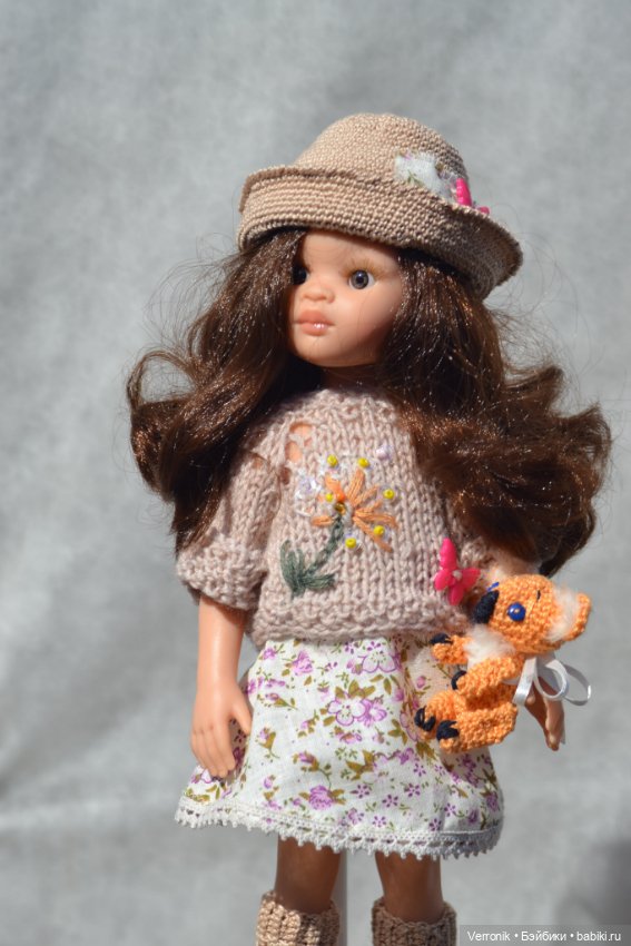 Свитер, шляпа и сапожки для куклы Паола Рейна. Возможна продажа с игрушкой- коалой (фото 4)