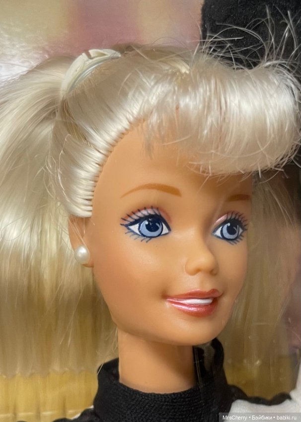 Девочка чирлидер / Purdue University Barbie Cheerleader (фото 10)