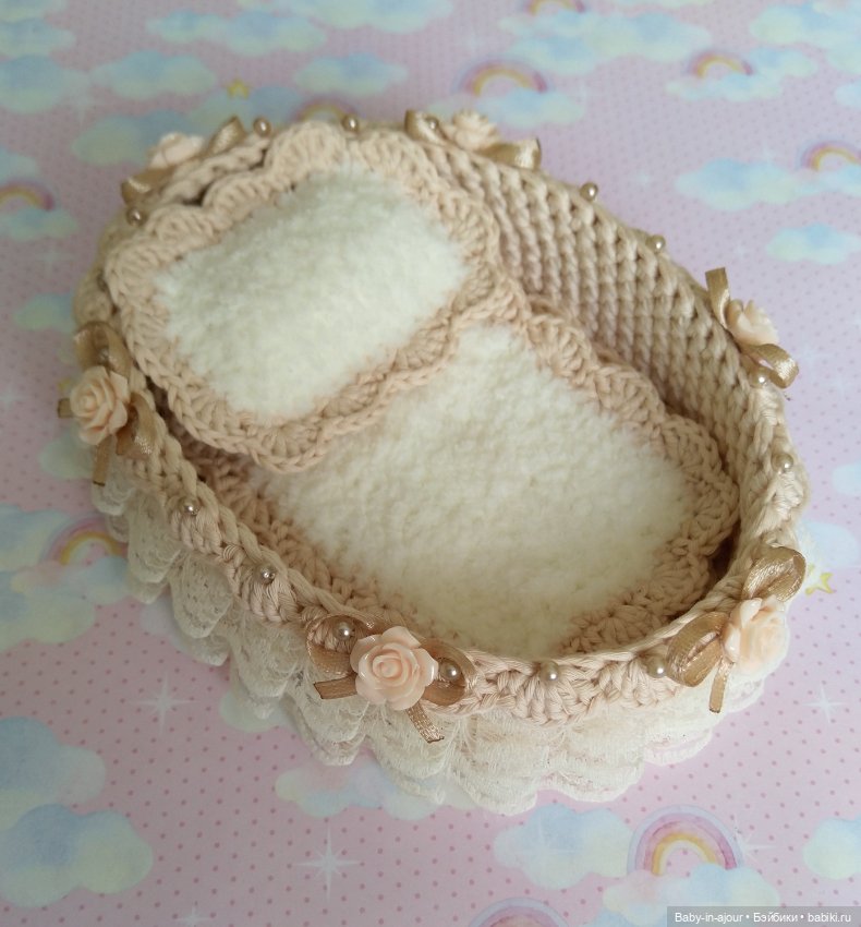 Уютные кроватки для куколок, ручная работа