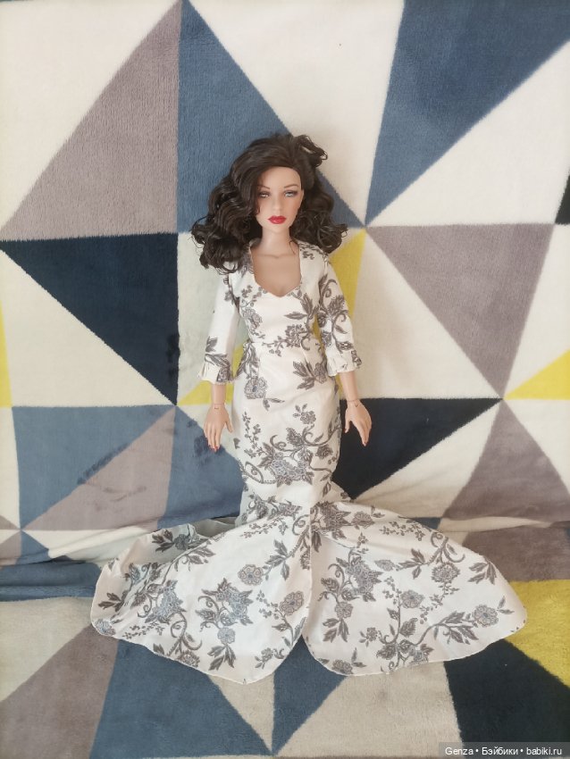 Шикарное платье для кукол Тоннера (атлетическое тело) (фото 5)