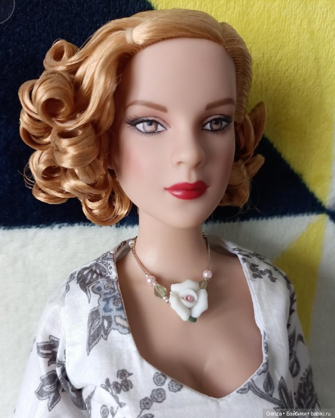 Шикарное платье для кукол Тоннера (атлетическое тело) (фото 2)