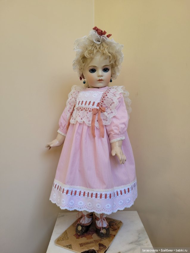 Хлопковое платье и шляпка для куклы 60-63 см (фото 5)