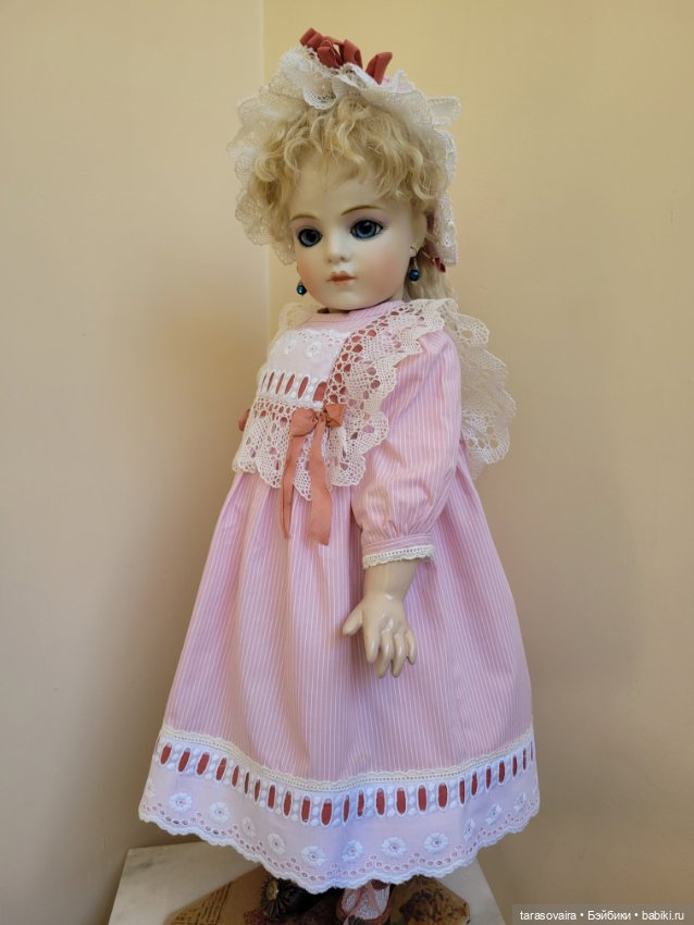 Хлопковое платье и шляпка для куклы 60-63 см