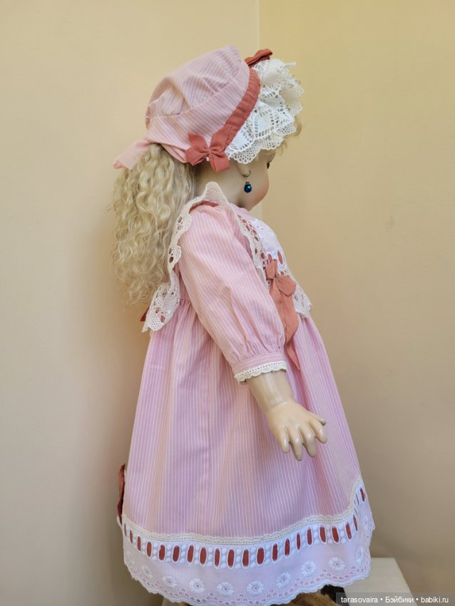 Хлопковое платье и шляпка для куклы 60-63 см (фото 3)