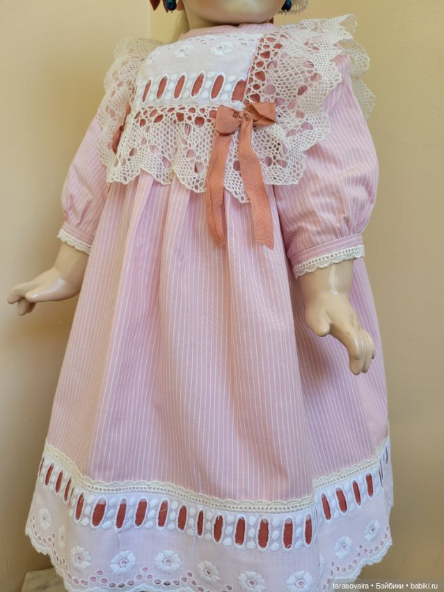 Хлопковое платье и шляпка для куклы 60-63 см (фото 8)