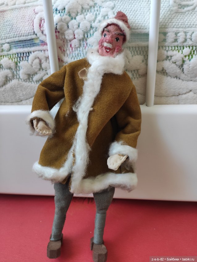 Антикварная игрушка на елку