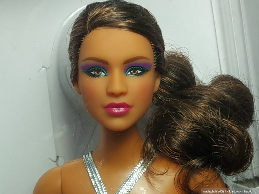  Barbie Looks Doll, Collectible & Posable with Wavy