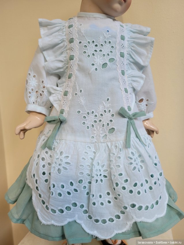 Платье для куклы 55-57 см из винтажных материалов (фото 2)