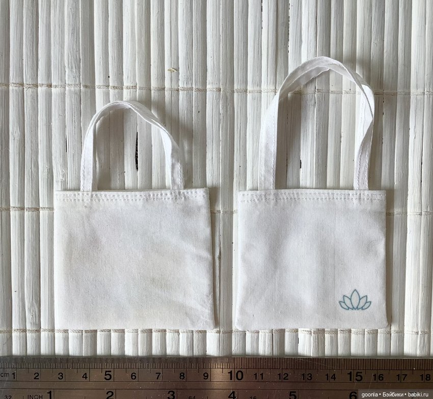 Белые сумки шопперы для кукол формата Барби (фото 3)