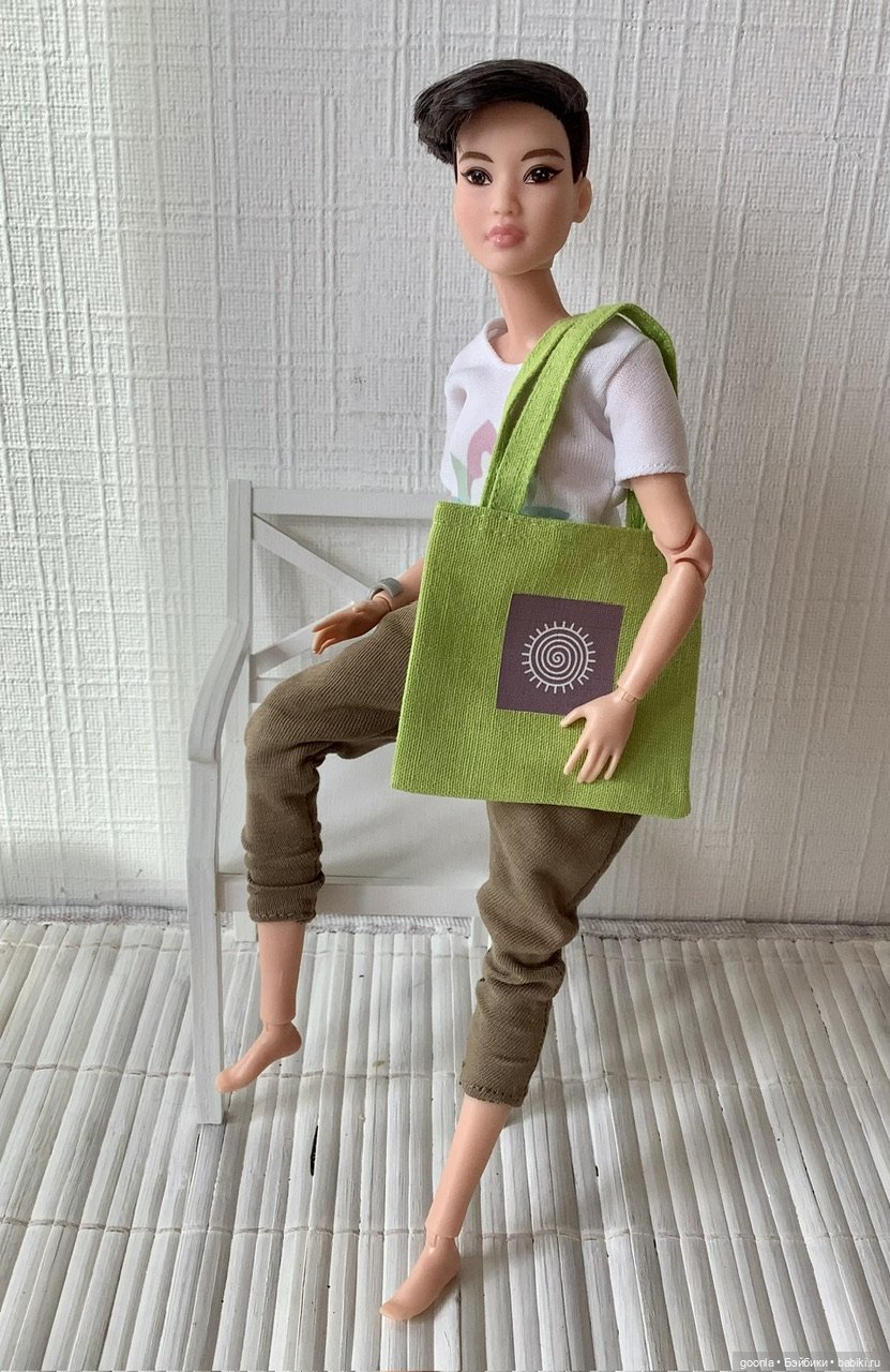 Черные сумки шопперы для кукол формата Барби (фото 3)