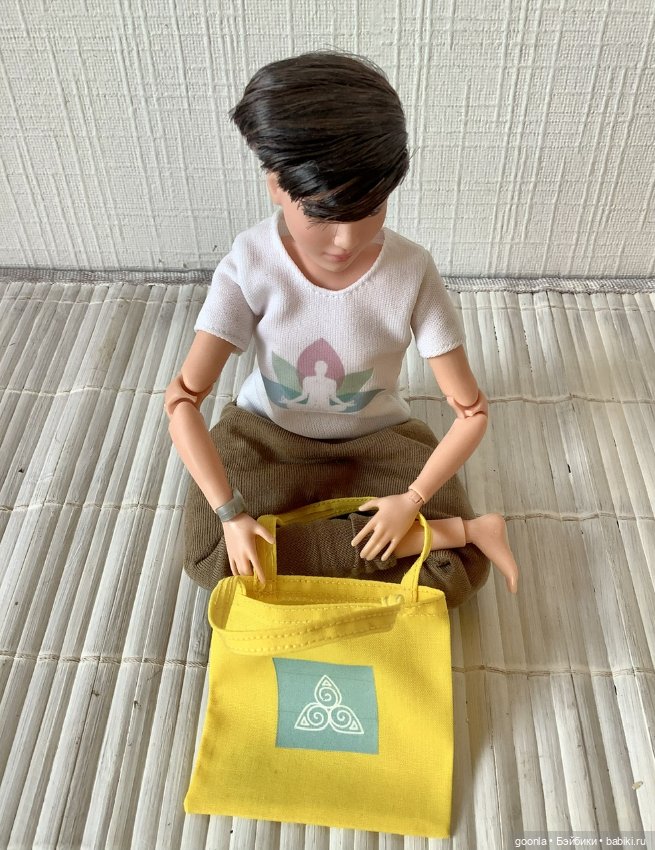 Черные сумки шопперы для кукол формата Барби (фото 5)