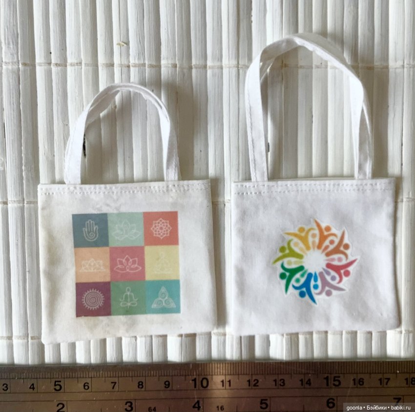 Белые сумки шопперы для кукол формата Барби (фото 2)